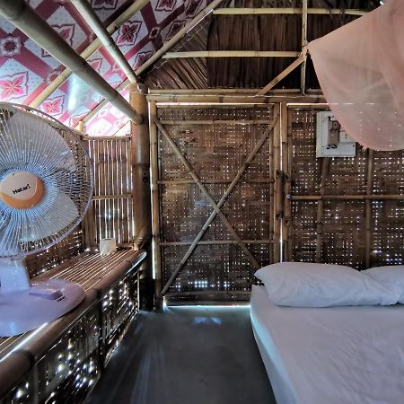Phuhaya Bamboo Bungalows เกาะลันตา ภายนอก รูปภาพ