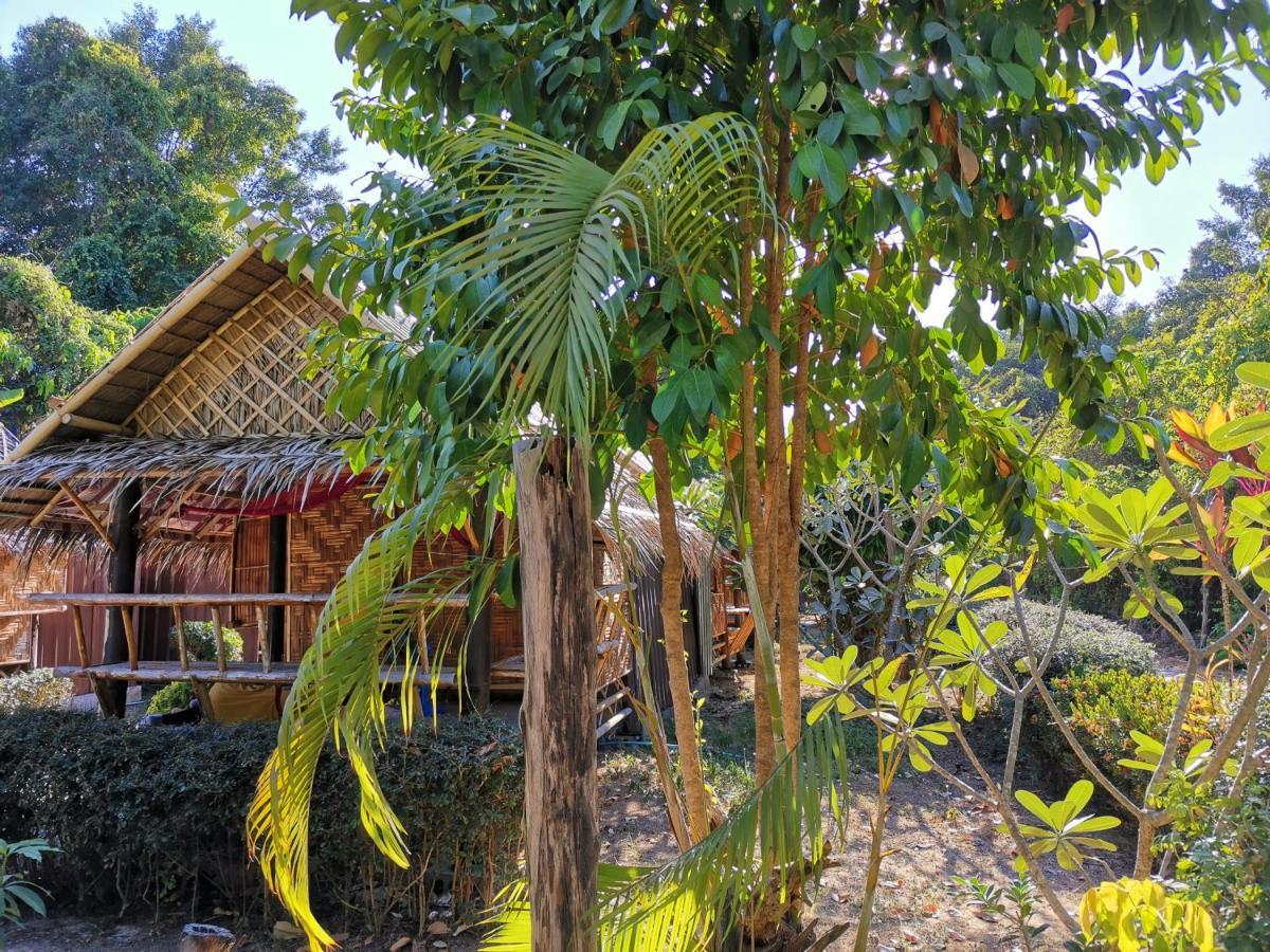 Phuhaya Bamboo Bungalows เกาะลันตา ภายนอก รูปภาพ