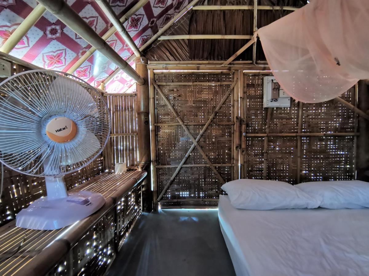 Phuhaya Bamboo Bungalows เกาะลันตา ภายนอก รูปภาพ
