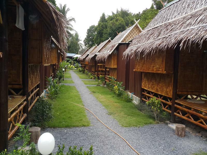 Phuhaya Bamboo Bungalows เกาะลันตา ภายนอก รูปภาพ